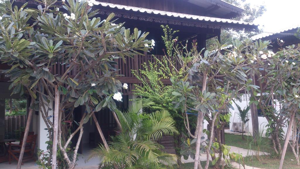 Hora Home Lampang Exterior photo